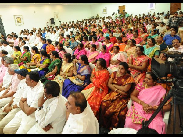 15రోజులకోసారి టౌన్‌హాలు మీటింగులు