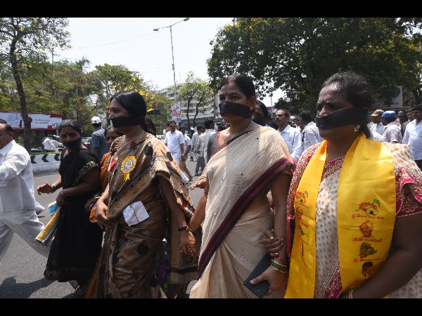 చోటు ఉండదా...