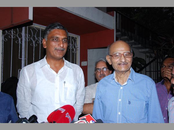 చర్చిస్తున్నామని హరీష్ రావు