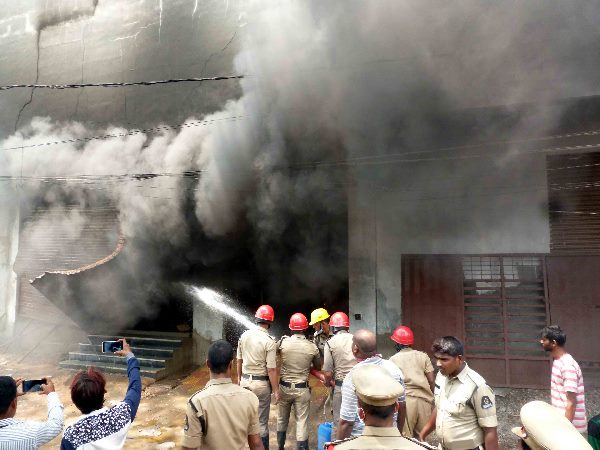 భారీ అగ్నిప్రమాదం