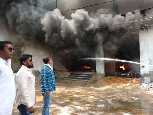 భారీ అగ్నిప్రమాదం