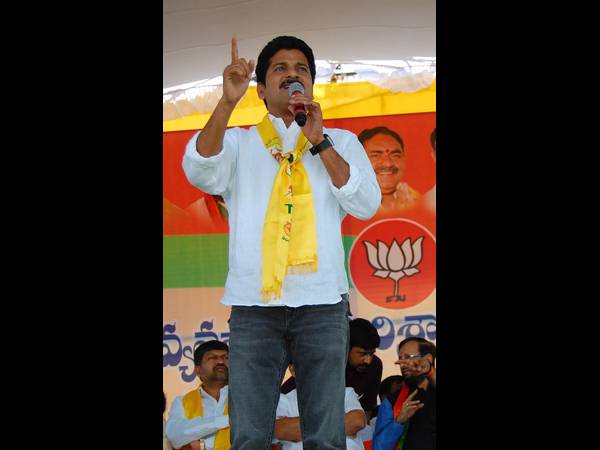 టిడిపికి ఏపీలో పెరుగుతున్న బలం, తెలంగాణలో ఖాళీ