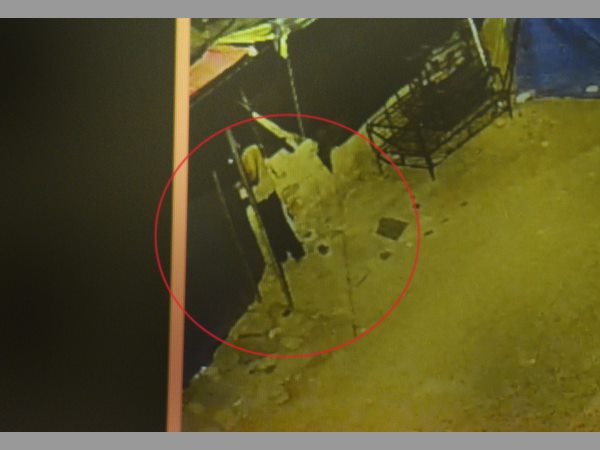 సరదా కోసం షాపులకు నిప్పుపెట్టారు