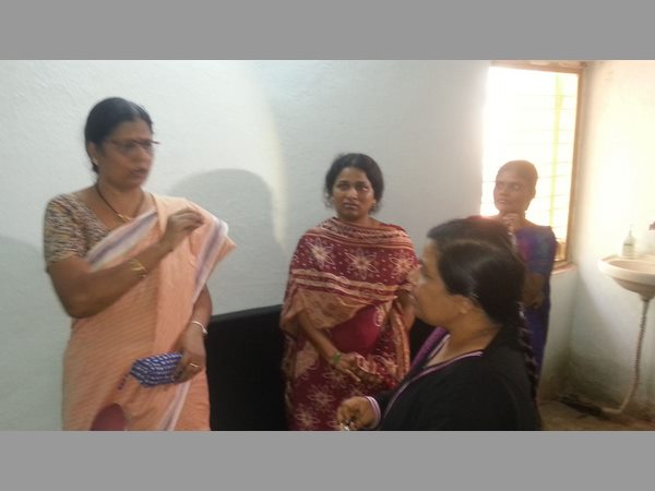  చిన్నారులకు వాతలు