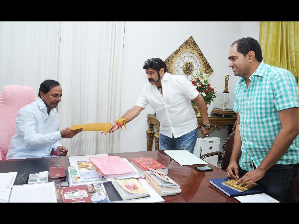 అమరావతి చరిత్ర: కెసిఆర్ను పిలిచి, చూపించారు! (పిక్చర్స్) అమరావతి చరిత్ర: కెసిఆర్ను పిలిచి, చూపించారు! (పిక్చర్స్)