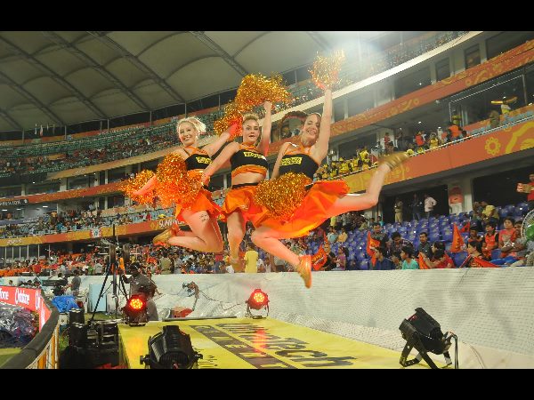 సన్రైజర్స్ హ్యాట్రిక్: మెరిసిన కేసీఆర్ మనవడు, నగర్ మేయర్ బొంతు సన్రైజర్స్ హ్యాట్రిక్: మెరిసిన కేసీఆర్ మనవడు, నగర్ మేయర్ బొంతు