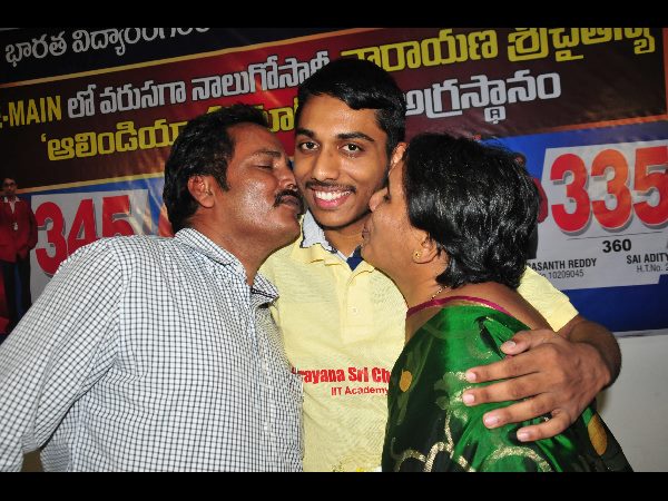 'టాప్' లేపిన తెలుగు విద్యార్ధులు