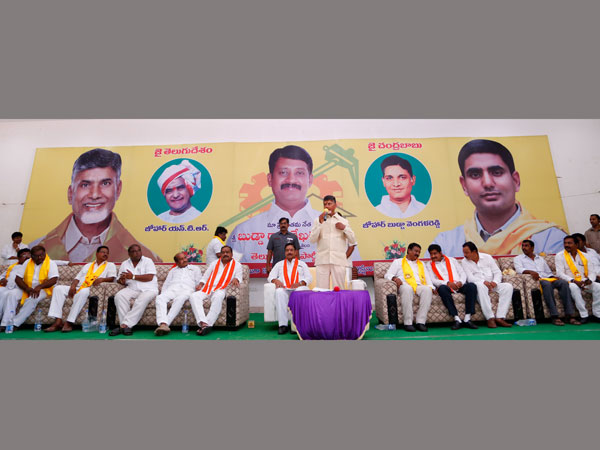 బుడ్డా చేరికతో రాజీపడ్డ భూమా, శిల్పా బుడ్డా చేరికతో రాజీపడ్డ భూమా, శిల్పా