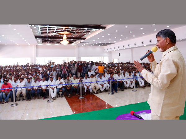 బుడ్డా చేరికతో రాజీపడ్డ భూమా, శిల్పా బుడ్డా చేరికతో రాజీపడ్డ భూమా, శిల్పా