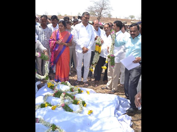  మెదక్ ప్రమాదం ప్రాంతంలో హరీష్ రావు