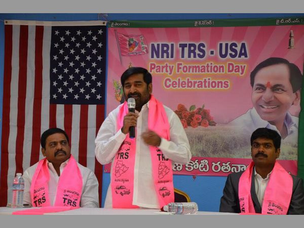  కాలిఫోర్నియా, డల్లాస్‌లో టీఆర్ఎస్ ఆవిర్భావ వేడుకలు