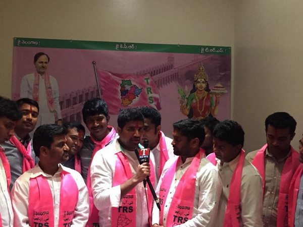 కాలిఫోర్నియా, డల్లాస్‌లో టీఆర్ఎస్ ఆవిర్భావ వేడుకలు