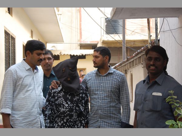 వివరాలు వెల్లడిస్తున్న డీజీపీ.. వివరాలు వెల్లడిస్తున్న డీజీపీ..