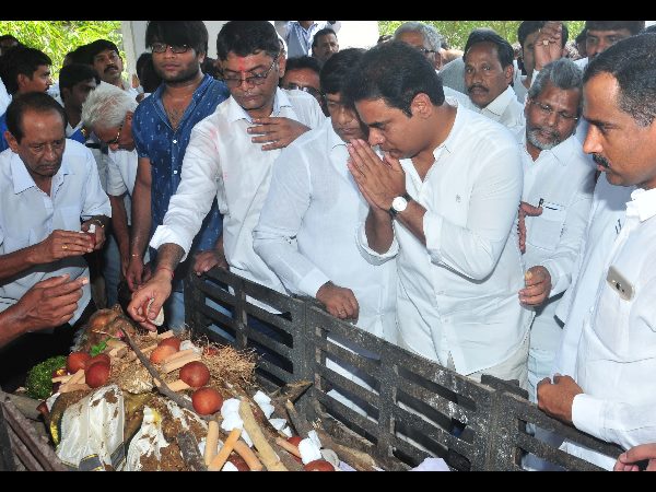  రాజేశ్వర రావు అంత్యక్రియలు