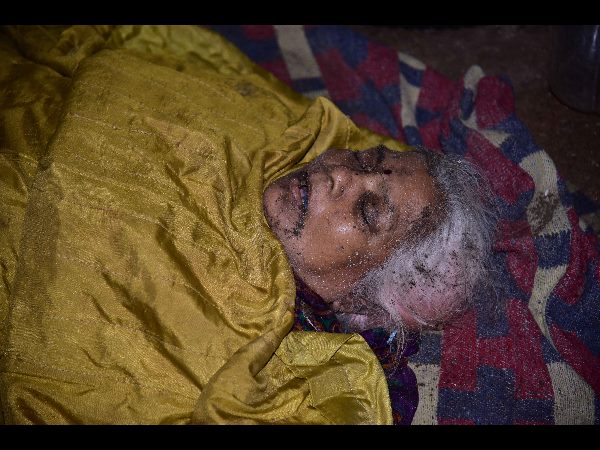  పగలు ఎండ.. రాత్రి వాన: గోడకూలి వృద్ధురాలు సరోజ మృతి