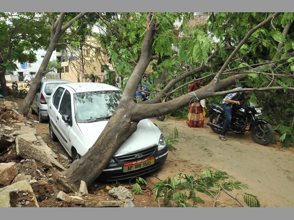 ఈదురు గాలులు