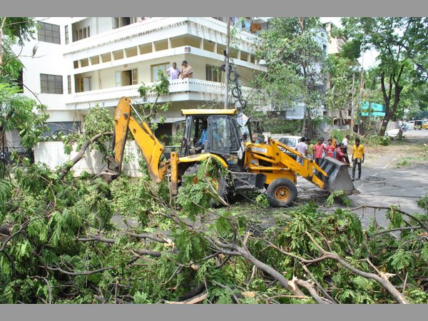 ఈదురు గాలులు