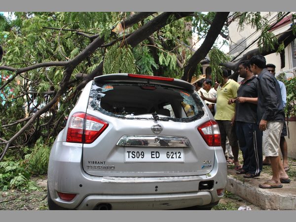 ఈదురు గాలులు