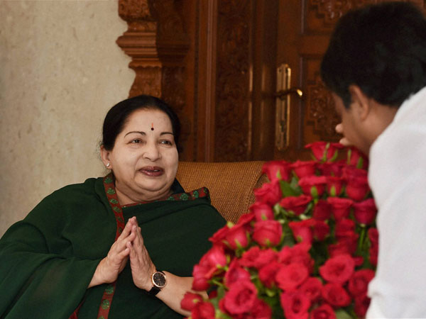అమ్మకు అండగా ఉన్న తెలుగు వాళ్లు