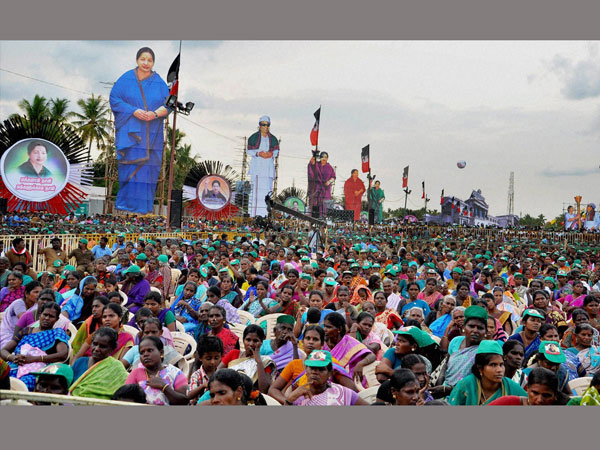 జయకు ఆధిక్యం, కరుణకు సహకారం