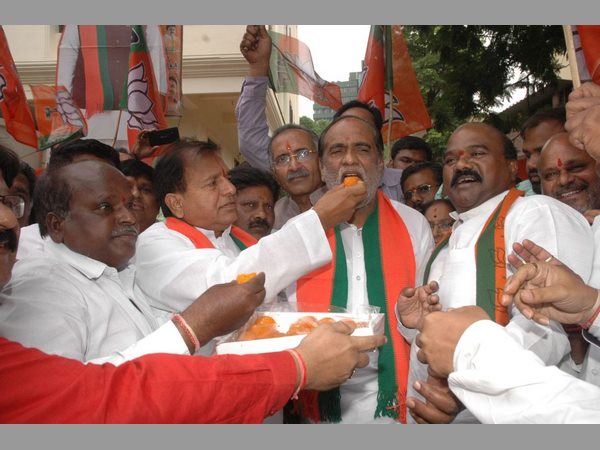 అసోం బీజేపీ గెలుపు సంబరాలు హైదరాబాదులో..