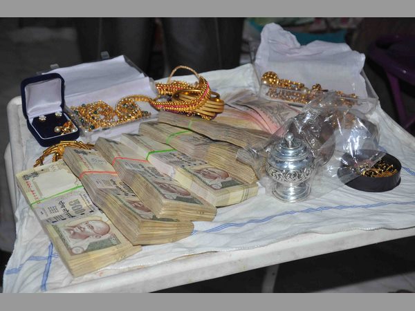 ఆమె ఇలా...