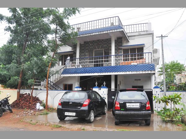 పిలిస్తే రావాలి..