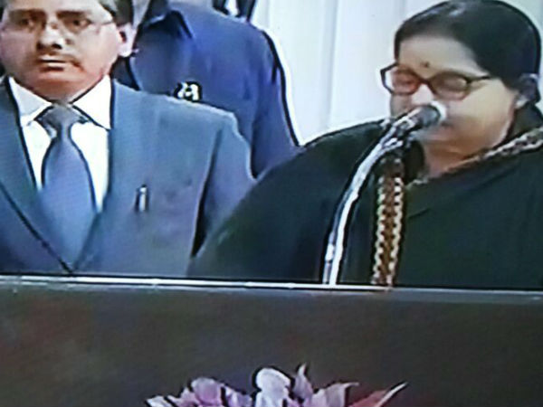  జయలలిత ప్రమాణం