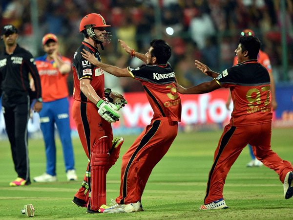  ఫైనల్‌కు బెంగుళూరు: డివిలియిర్స్ విధ్వంసకర బ్యాటింగ్