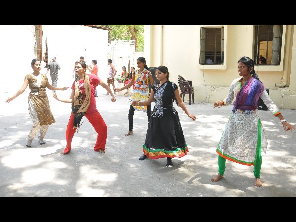 కళాకారుల రిహార్సల్స్