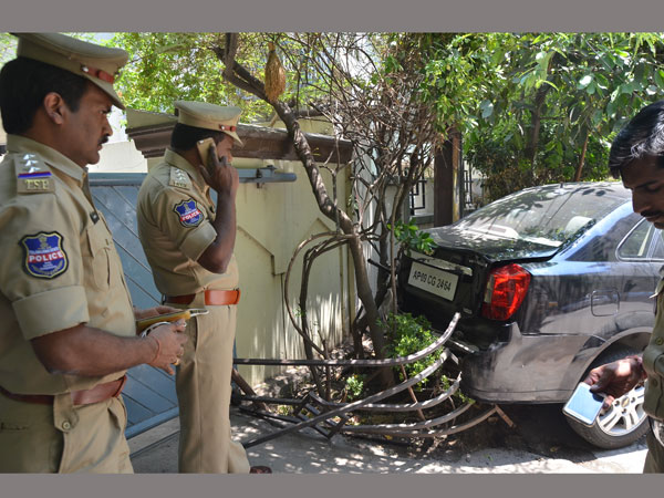 Lady dies in a accident when a car hits her due to Hands Breaks Failure
