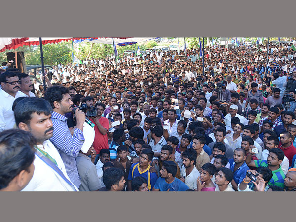 YS Jagan participates in Brandix company agitation