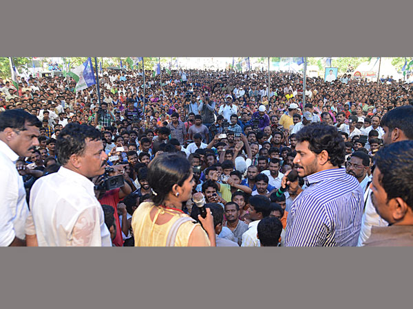 YS Jagan participates in Brandix company agitation