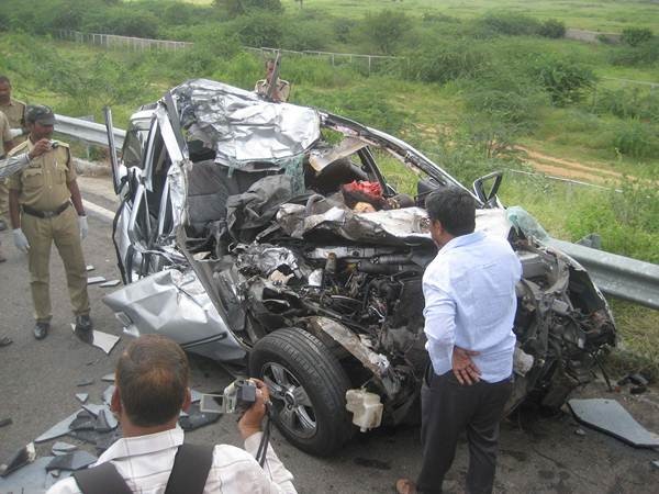 a story on outer ring road hyderabad mishaps