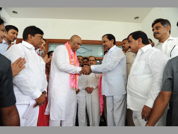  టీఆర్ఎస్‌లో చేరిన టీడీపీ ఎంపీ మల్లారెడ్డి