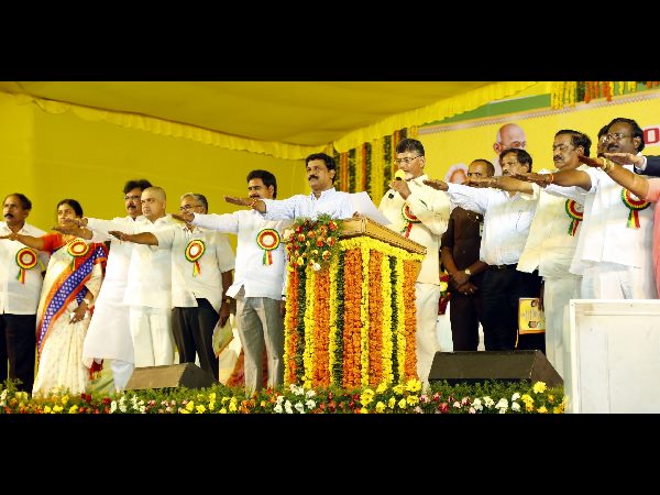 గులక రాళ్లను నోట్లో వేసుకుని సాధన చేసేవారు: ఎన్టీఆర్‌పై చంద్రబాబు