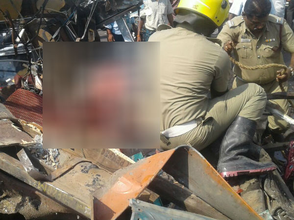  లారీ-బస్సు ఢీ: అక్కడికక్కడే 15 మంది మృతి 