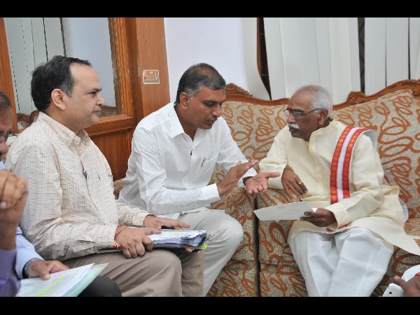 దత్తాత్రేయతో హరీశ్