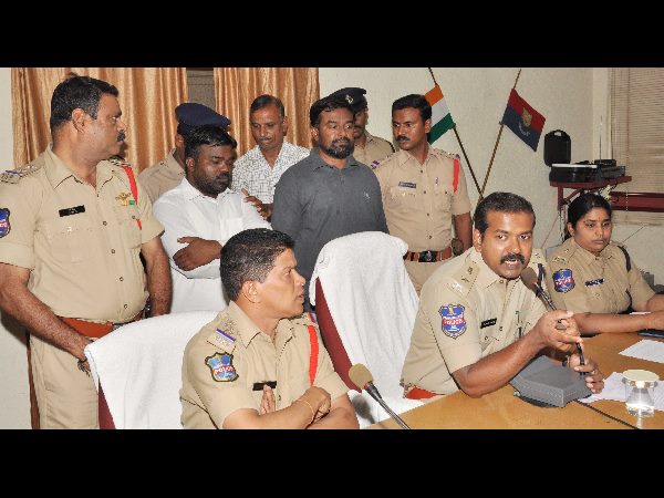 నిందితుల అరెస్ట్