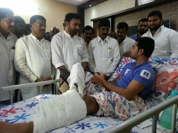 నిఖిల్ రెడ్డికి పరామర్శ