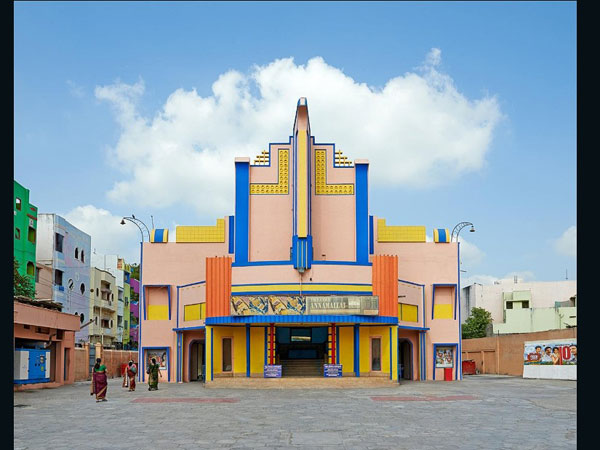 థియేటర్లలో ఆధునికత