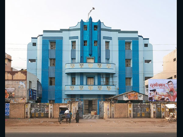  థియేటర్లలో ఆధునికత