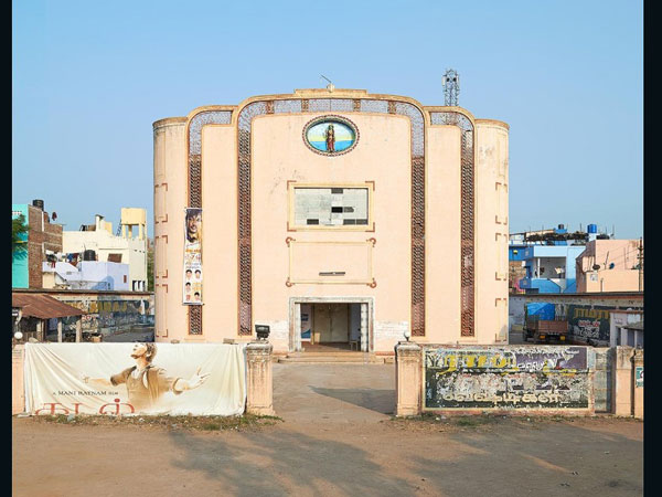 థియేటర్లలో ఆధునికత