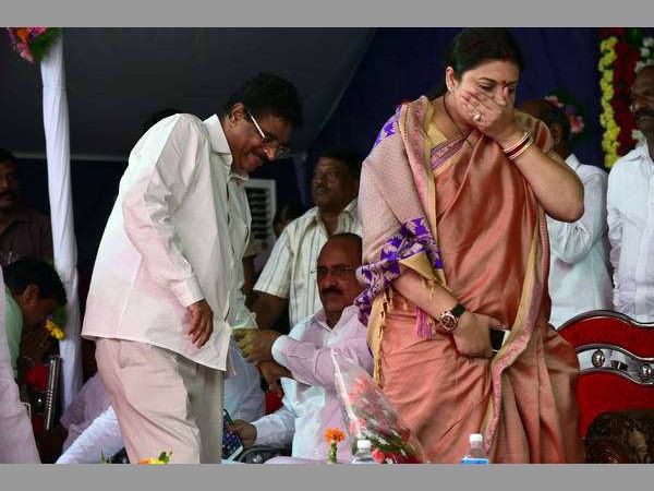 పురంధేశ్వరి ఇబ్బంది