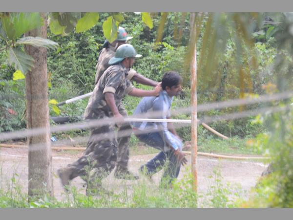 పట్టు వదలని విక్రమార్కుడిలా ముద్రగడ.. : చికిత్సకు 'నో..' ఆసుపత్రిలోను దీక్ష (పిక్చర్స్)