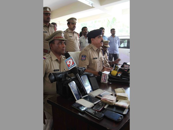 ఆ ముగ్గురు కలిసి...
