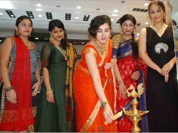 ఎగ్జిబిషన్ ప్రారంభం