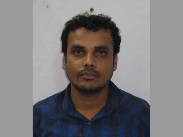 మీడియా ముందుకు దొంగబాబా: రూ. 1.30 కోట్లను శివ ఎలా కొట్టేశాడంటే