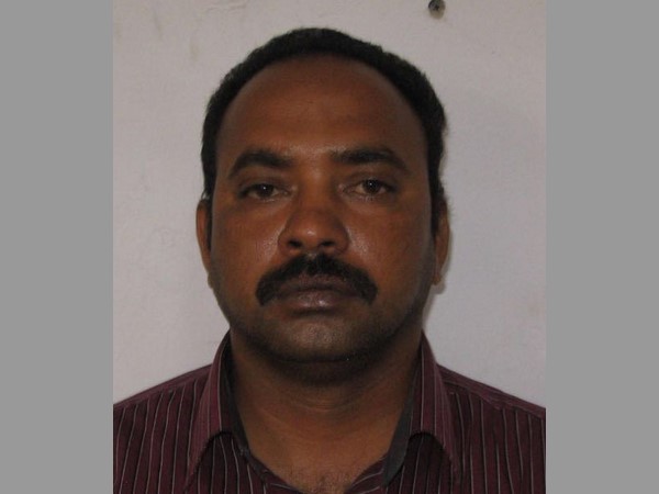 మీడియా ముందుకు దొంగబాబా: రూ. 1.30 కోట్లను శివ ఎలా కొట్టేశాడంటే