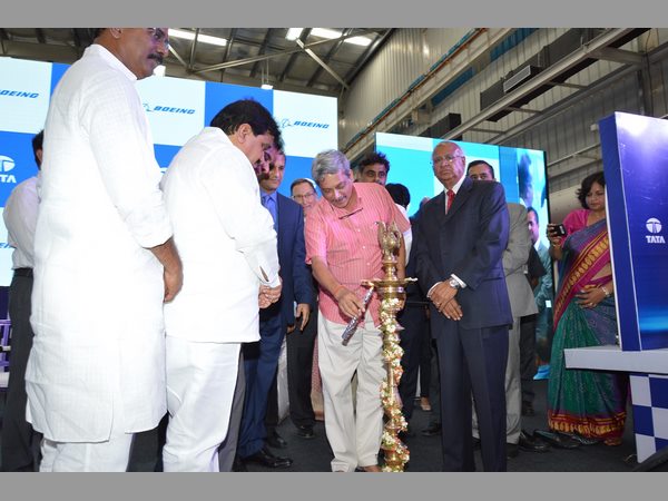 హెలికాప్టర్ల విడిభాగాల తయారీకి పారికర్ శంకుస్థాపన